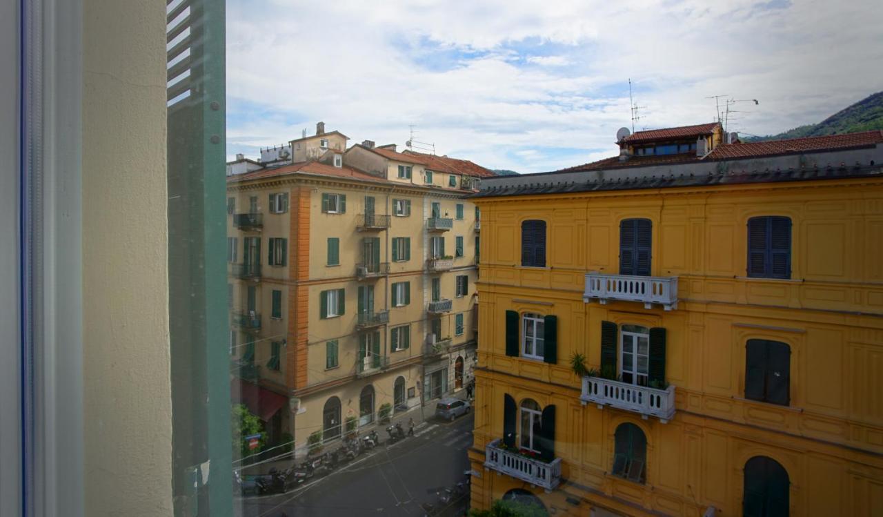 New Moon Rooms La Spezia Eksteriør bilde